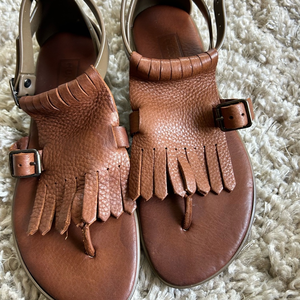 Hunter sandals size 6 W